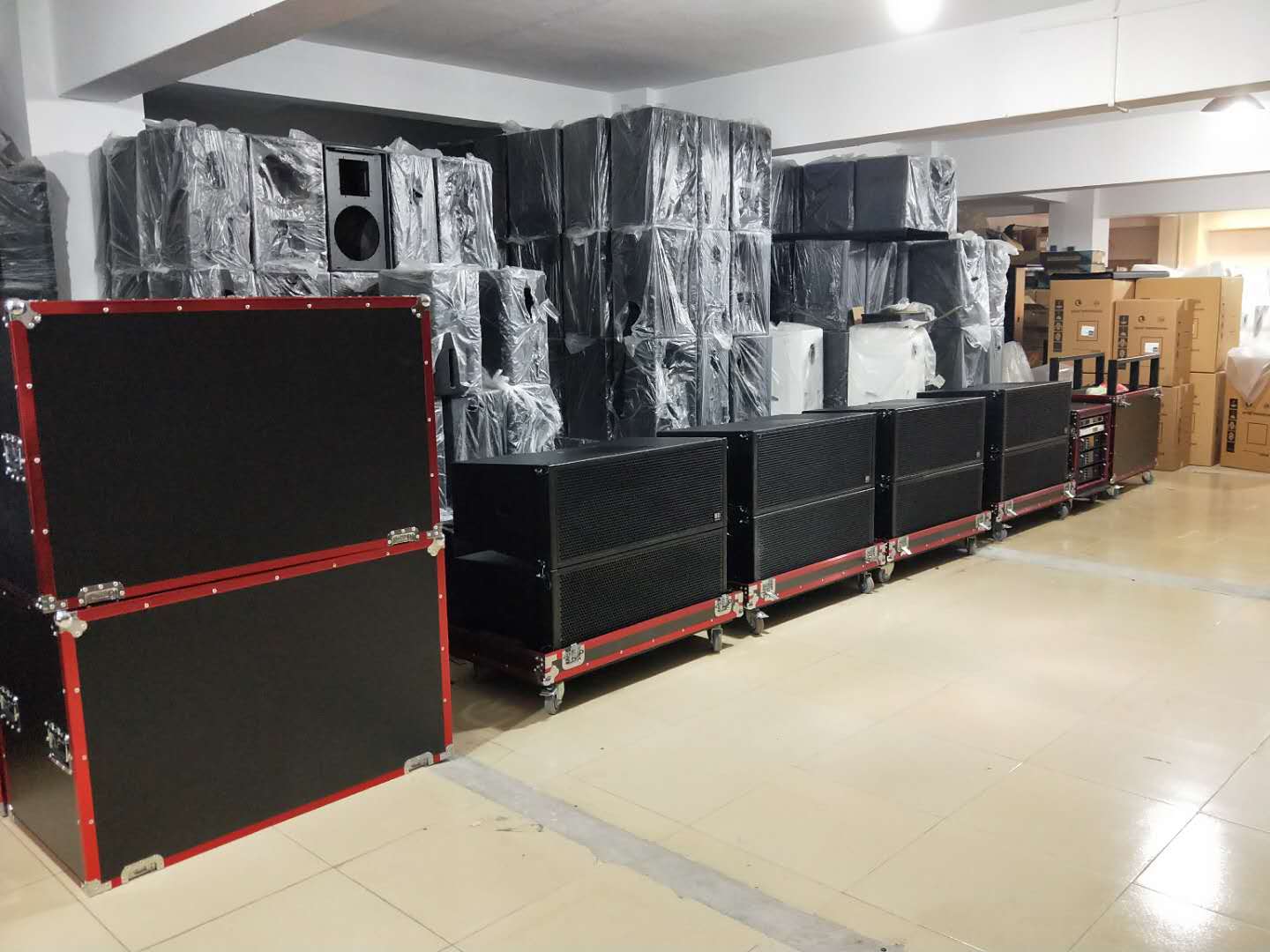新年伊始，一批HD演出设备即将远赴乌干达投入演出市场